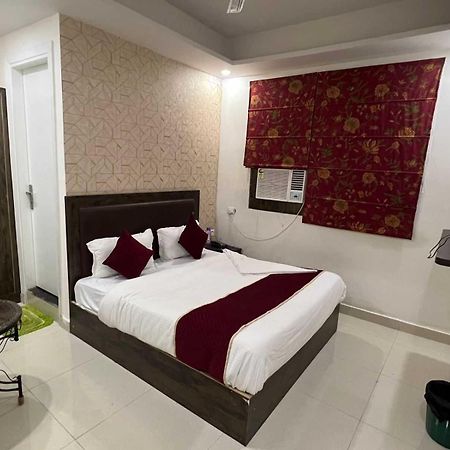 Hotel O Alpha Stay نيودلهي المظهر الخارجي الصورة