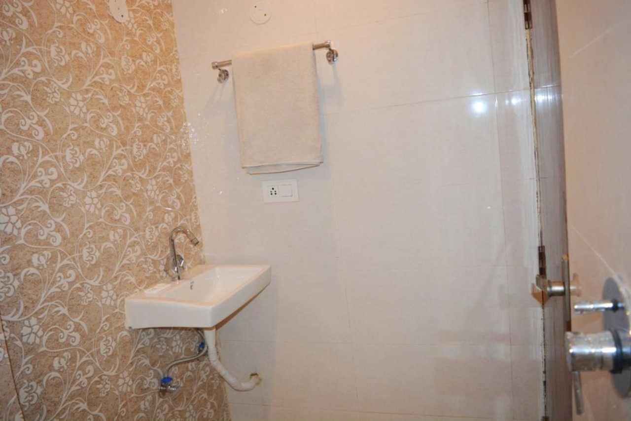 Hotel O Alpha Stay نيودلهي المظهر الخارجي الصورة