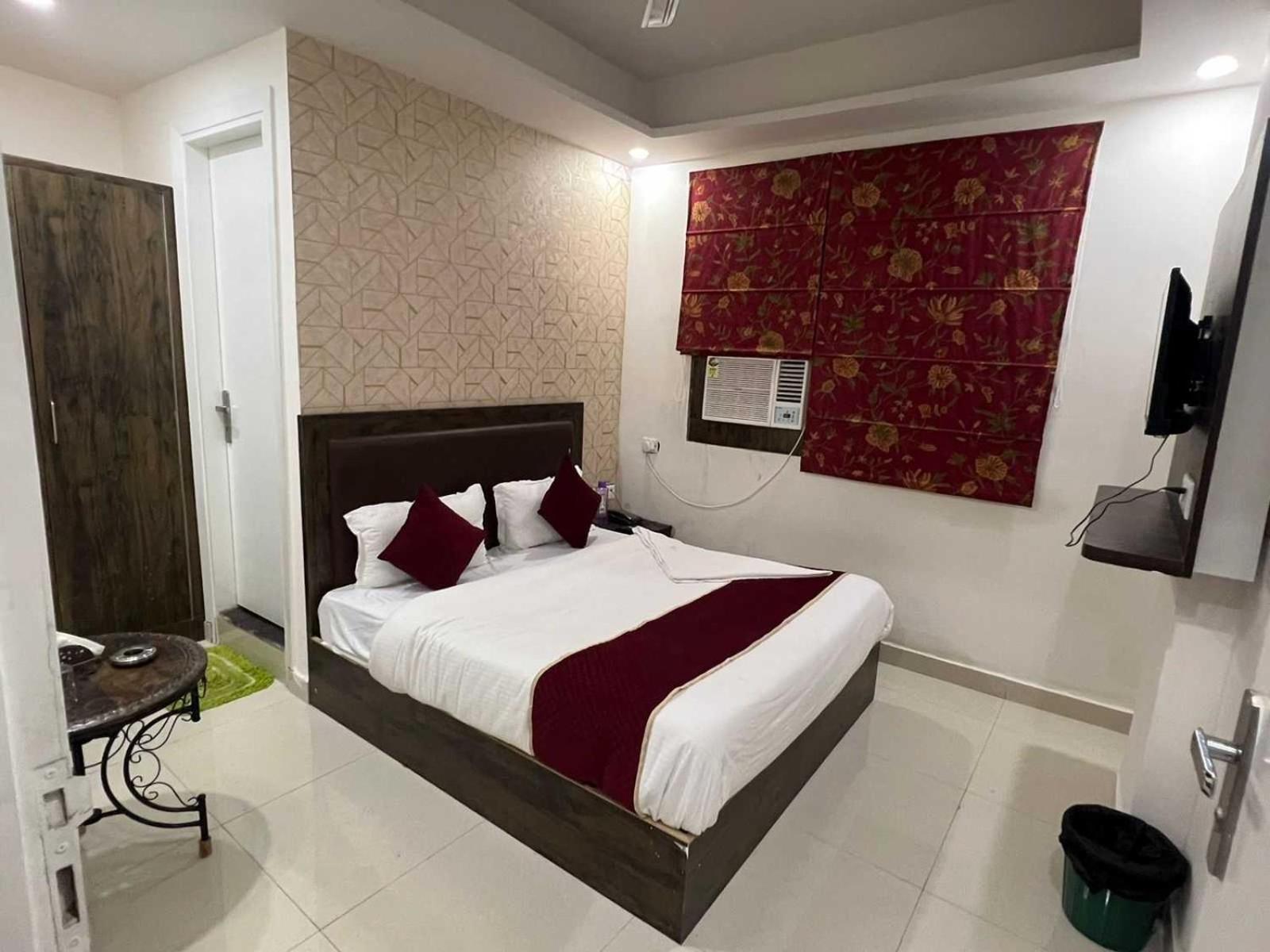 Hotel O Alpha Stay نيودلهي المظهر الخارجي الصورة